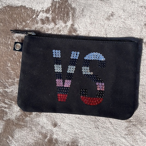 VS Cosmetic/Accessory Pouches - Picture 4 of 5